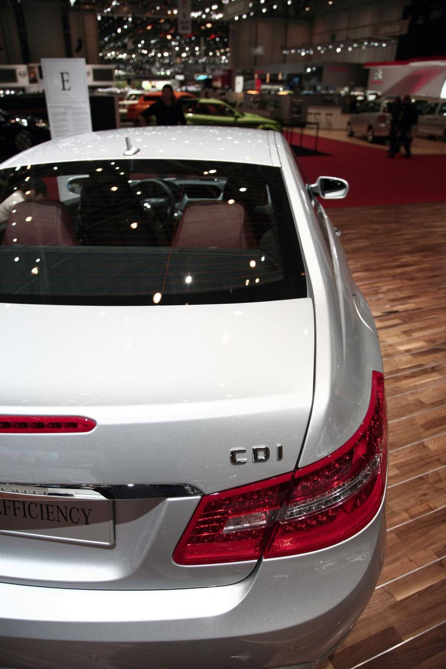  Mercedes-Benz E-Class Coupe 2010 года  (фото 6 из 84)